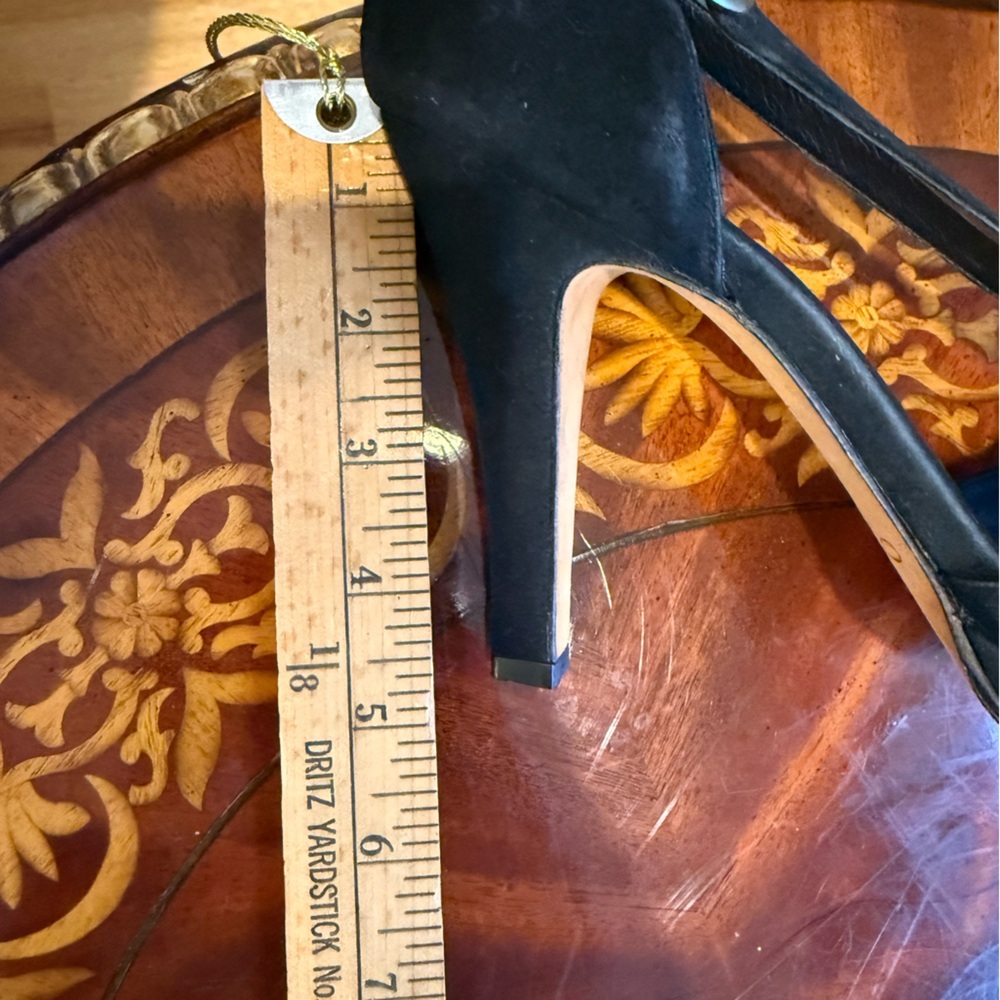 NWOT Delman Black Suede Leather Slingback 4.5”Heels w/Ruffle Size 7.5 MSRP $345 - Picture 15 of 15